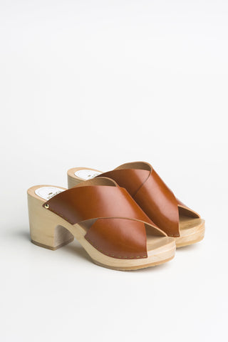 chaussures-mules-sabots-femme-lani_res-cuir-bois-clou-yzis-caramel-3_1_1