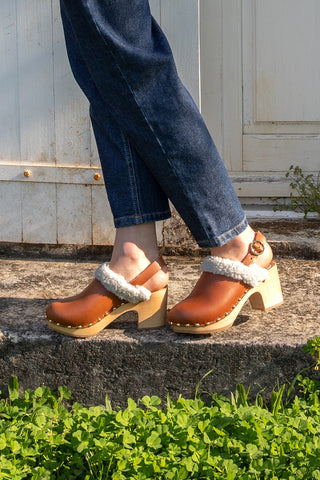 chaussures-sabots-femme-cuir-laine-bois-talon-tan-yboofur-4