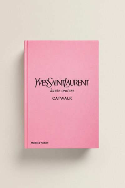 Livre “Yves Saint Laurent Catwalk”